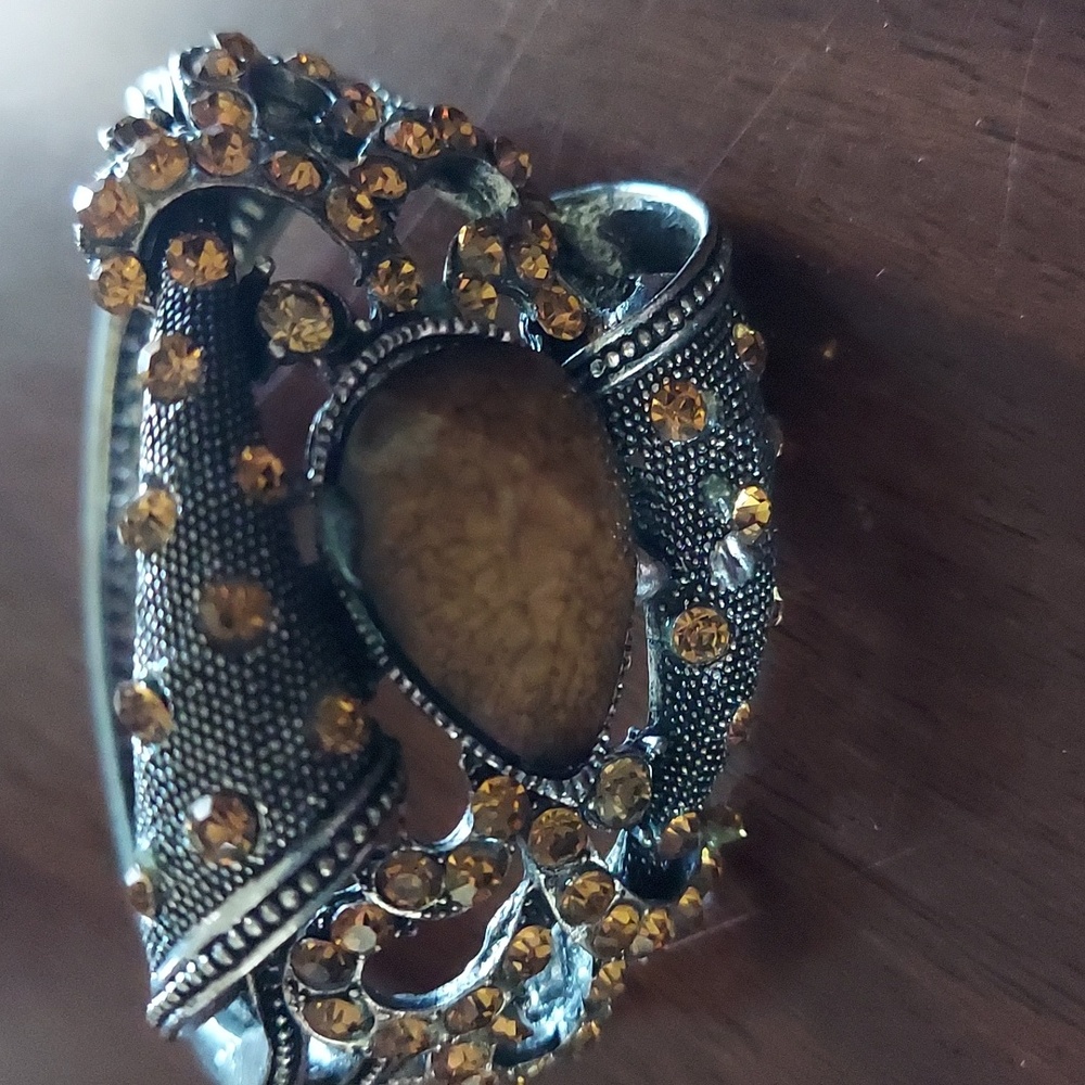 Women's jeweled bracelet like new